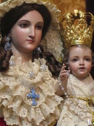 Virgen-de-Luna.-Pozoblanco-Cordoba.-Despues-de-la-restauracion.-Autor-Talleres-valencianos-Francisco-Pablo_4